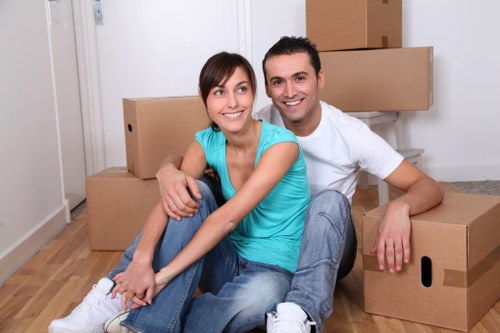 Customer and mover confirming a booking and service details
